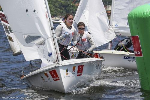 Fernanda Oliveira, Isabel Swan, Martine Grael e Kahena Kunze celebram a evolução do esporte entre as mulheres durante a IV Copa Brasil de Vela, em Porto Alegre / Foto: Fred Hoffmann/CBVela